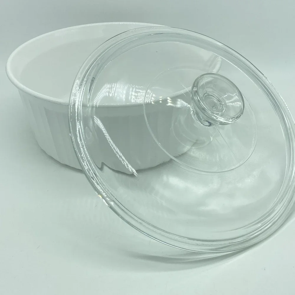 Corning Ware French White 2.5 Liter Round Casserole F-1-B With Lid